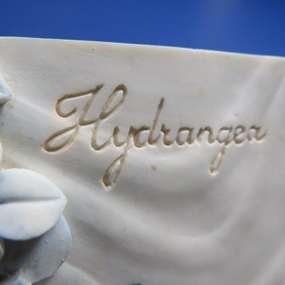 Hydrangea blue purple Flower Floral Picture Frame (lots of dimension) 7" tall - Picture 6 of 11